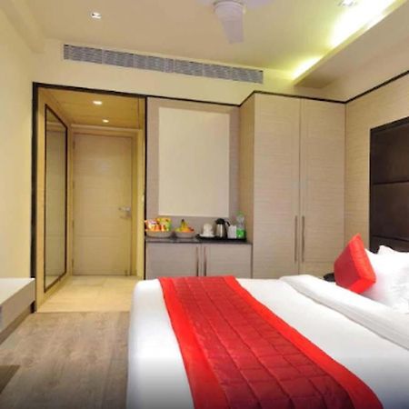 Hotel Royal Grand - Opposite Axis Bank East Patel Nagar New Delhi Extérieur photo