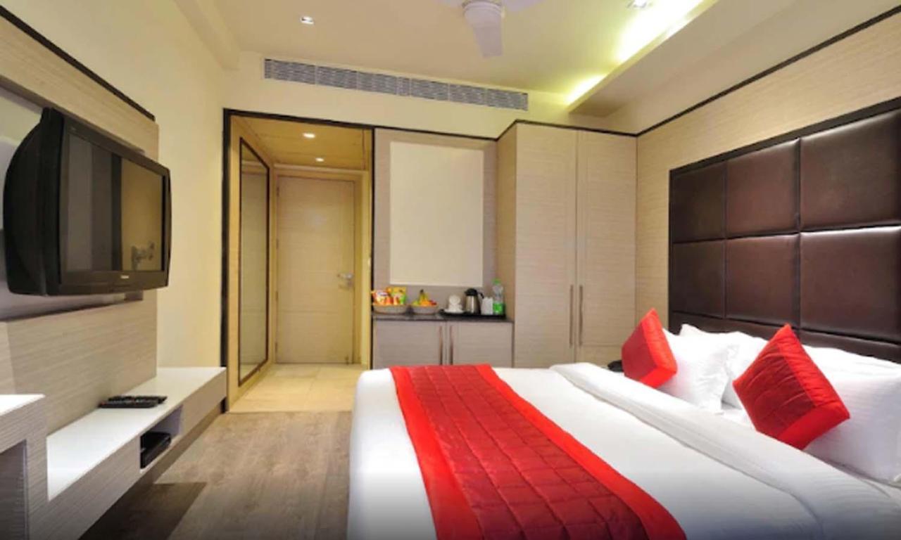 Hotel Royal Grand - Opposite Axis Bank East Patel Nagar New Delhi Extérieur photo