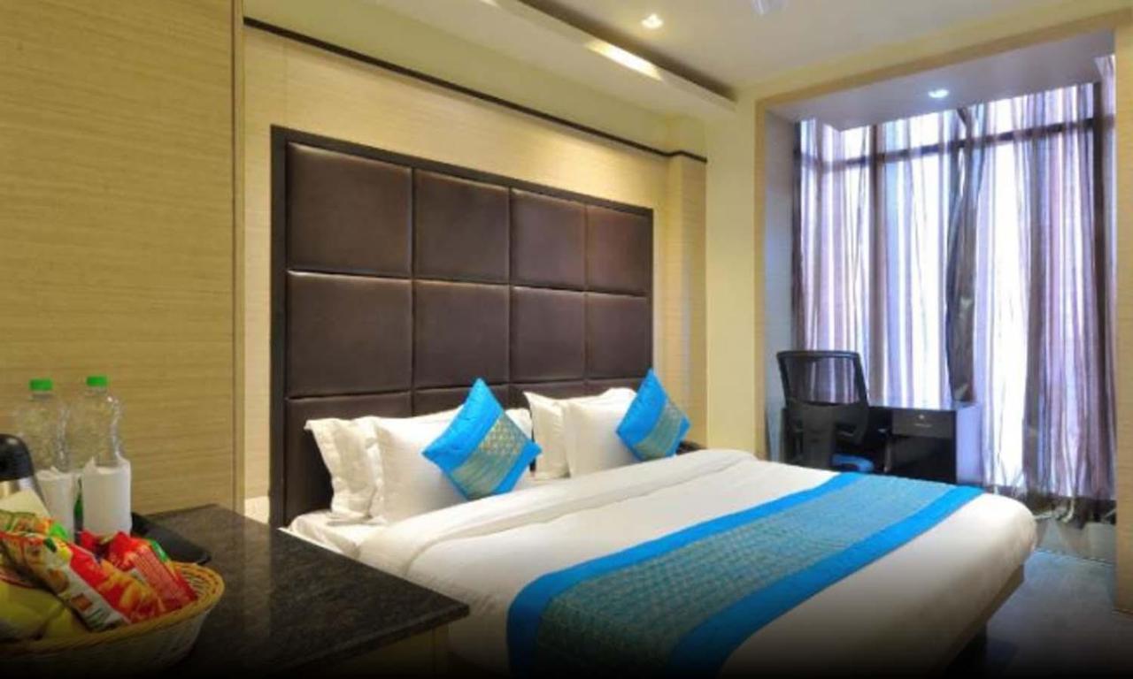 Hotel Royal Grand - Opposite Axis Bank East Patel Nagar New Delhi Extérieur photo