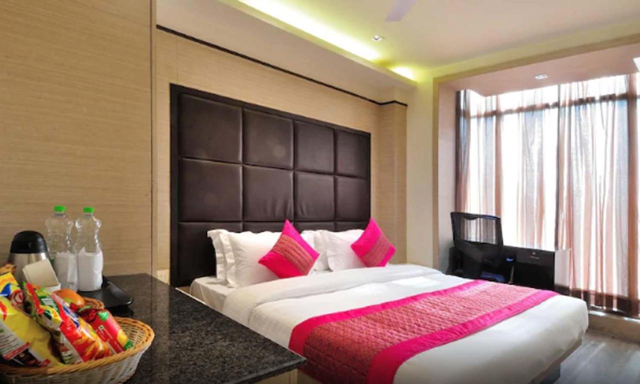 Hotel Royal Grand - Opposite Axis Bank East Patel Nagar New Delhi Extérieur photo