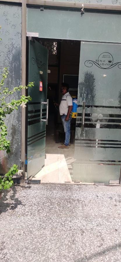 Hotel Royal Grand - Opposite Axis Bank East Patel Nagar New Delhi Extérieur photo