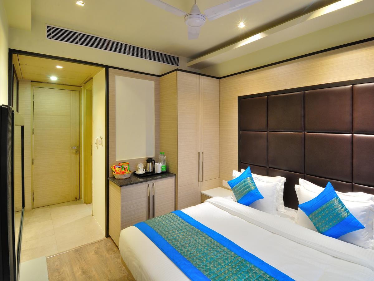 Hotel Royal Grand - Opposite Axis Bank East Patel Nagar New Delhi Extérieur photo