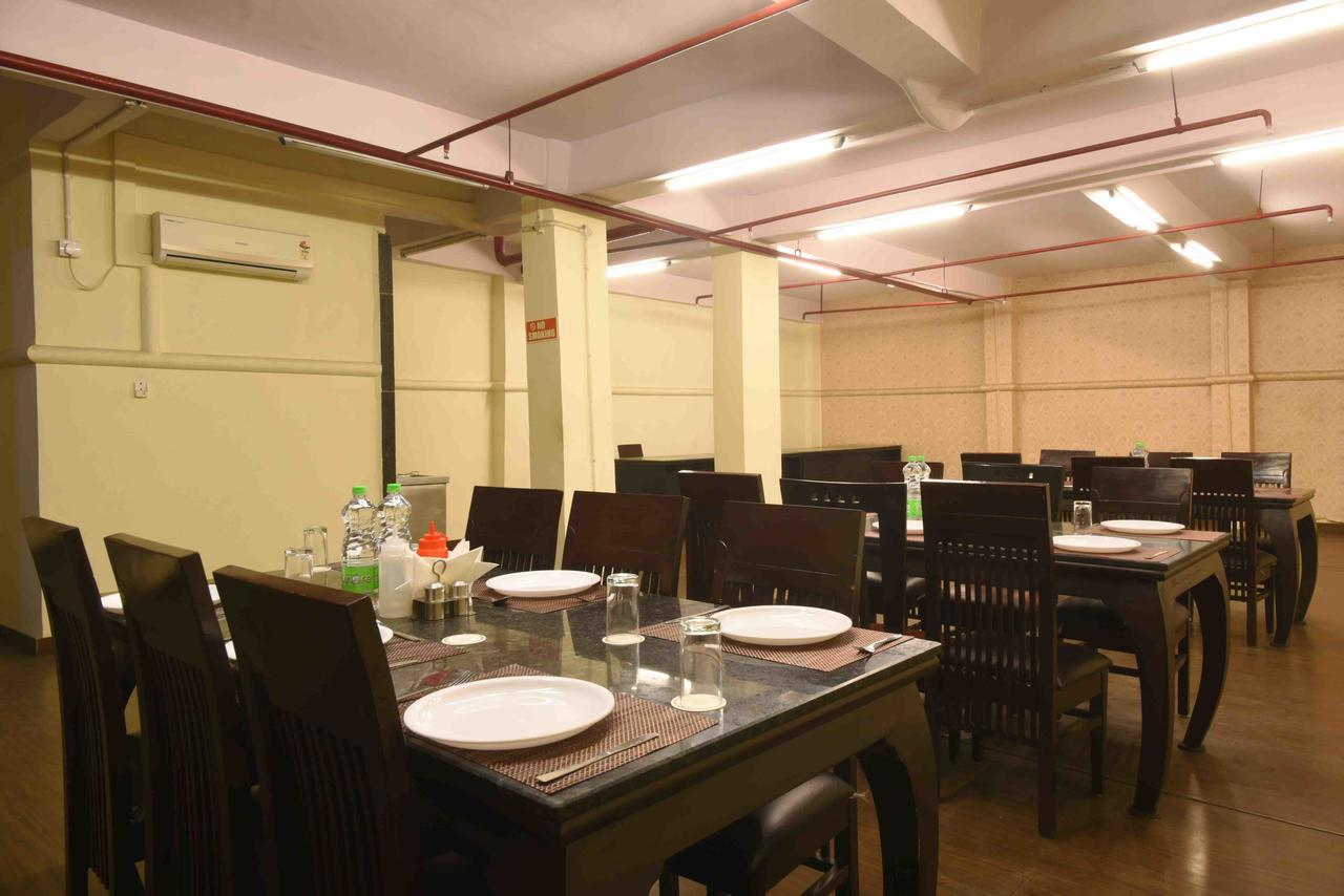 Hotel Royal Grand - Opposite Axis Bank East Patel Nagar New Delhi Extérieur photo