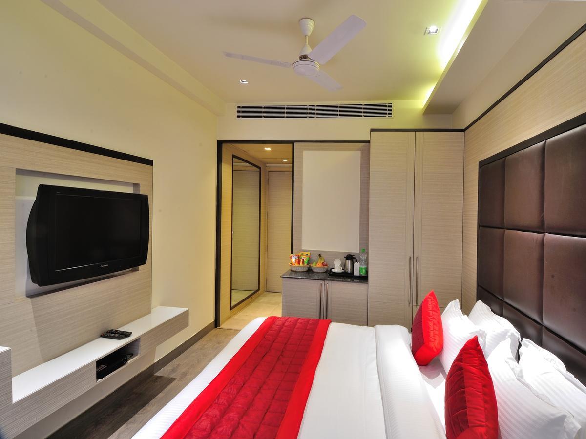 Hotel Royal Grand - Opposite Axis Bank East Patel Nagar New Delhi Extérieur photo
