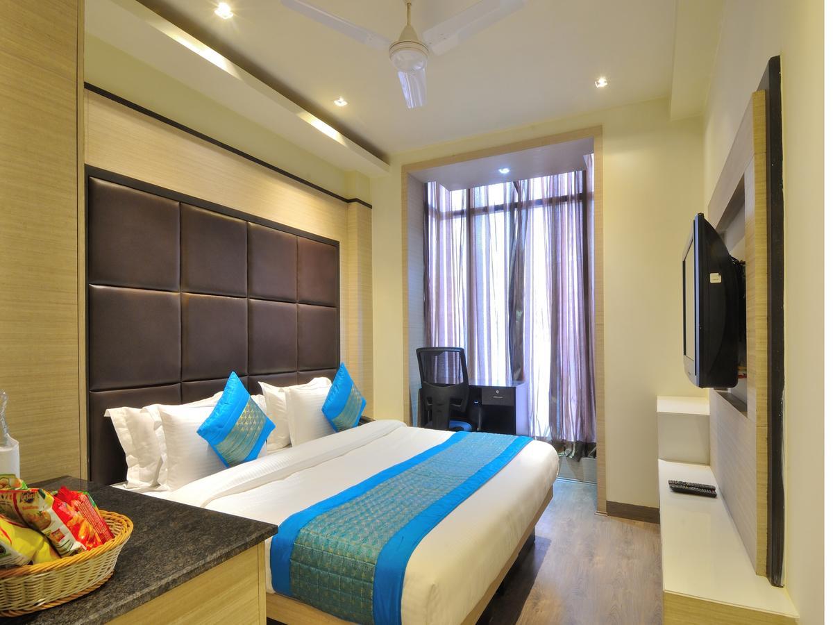 Hotel Royal Grand - Opposite Axis Bank East Patel Nagar New Delhi Extérieur photo