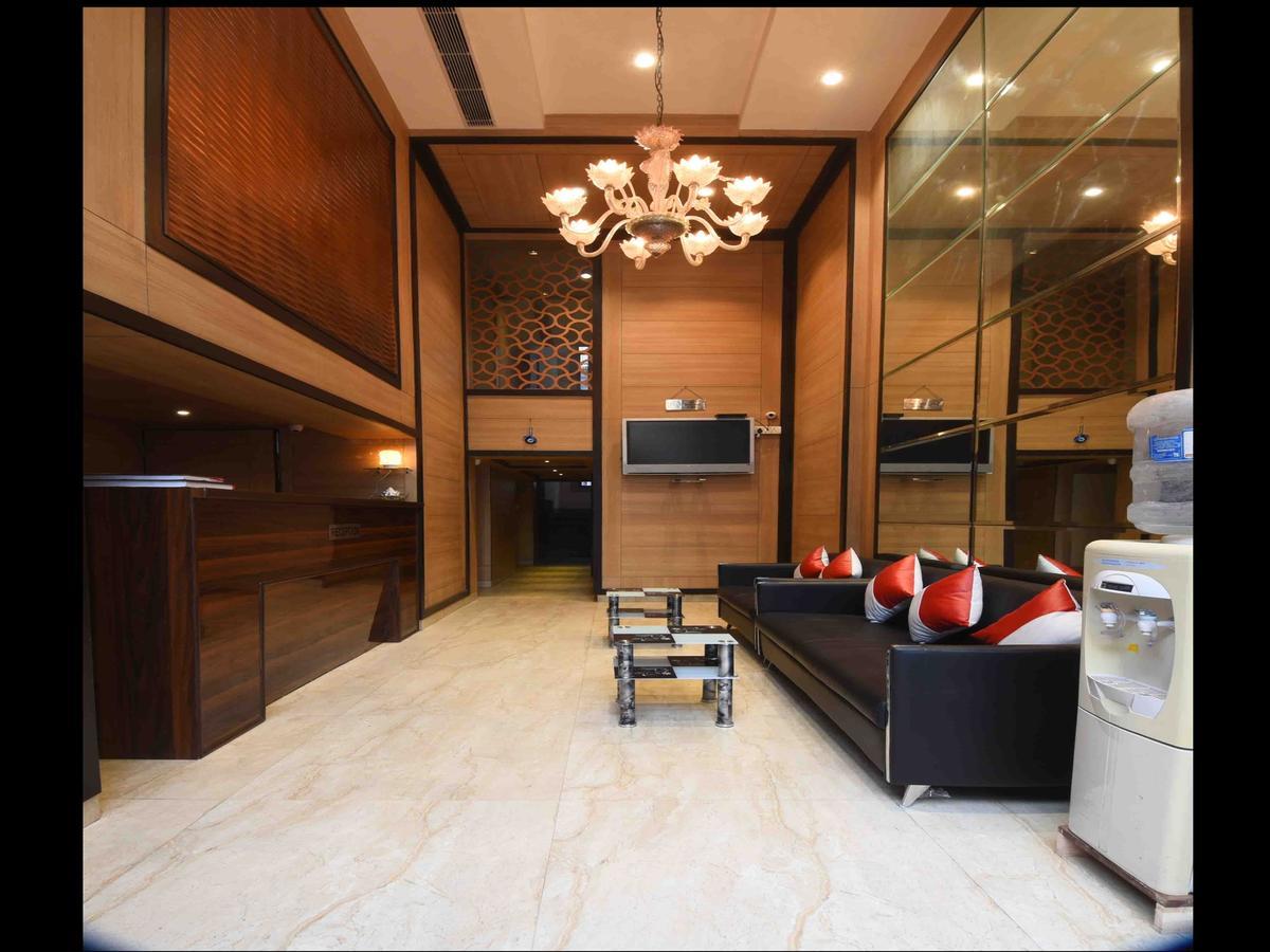 Hotel Royal Grand - Opposite Axis Bank East Patel Nagar New Delhi Extérieur photo