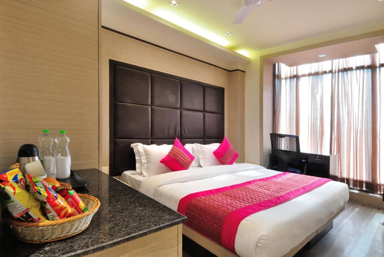 Hotel Royal Grand - Opposite Axis Bank East Patel Nagar New Delhi Extérieur photo