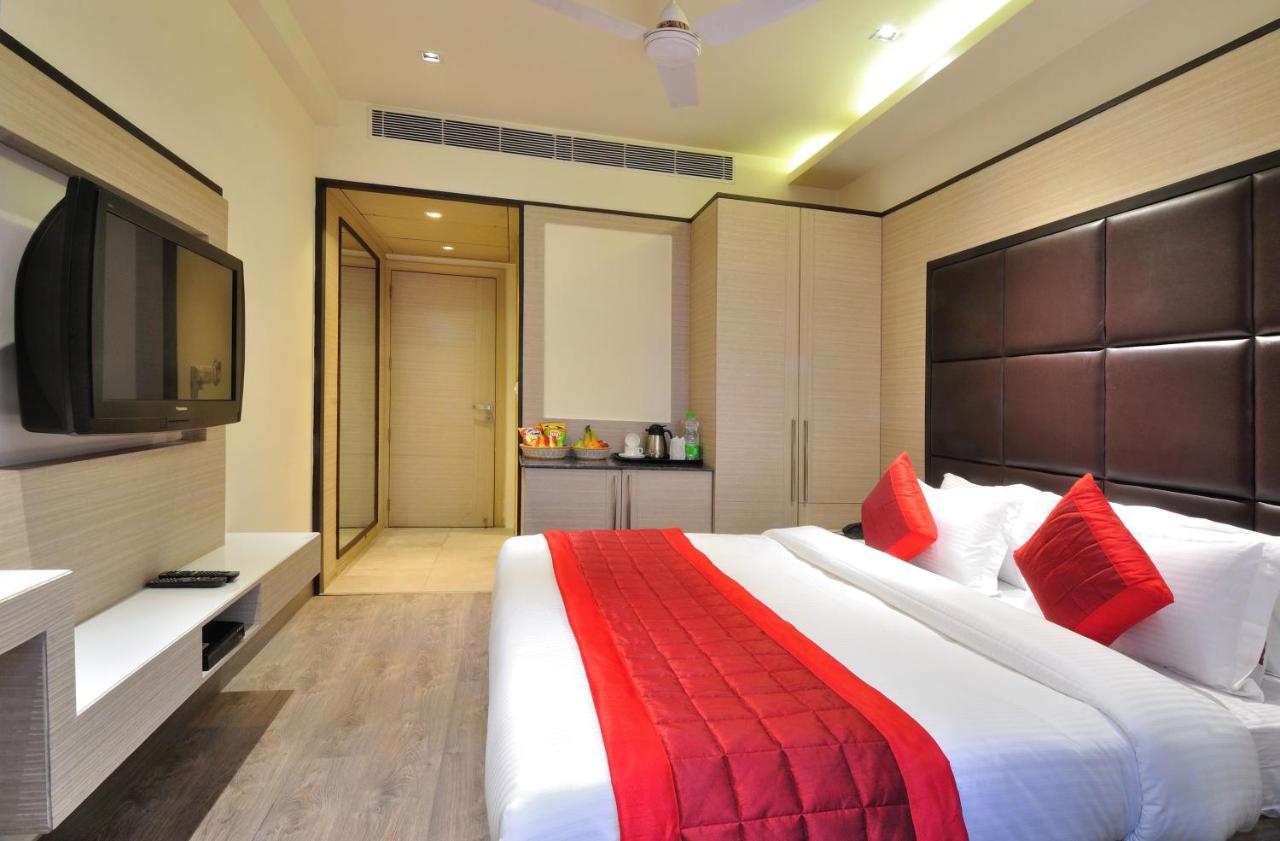 Hotel Royal Grand - Opposite Axis Bank East Patel Nagar New Delhi Extérieur photo