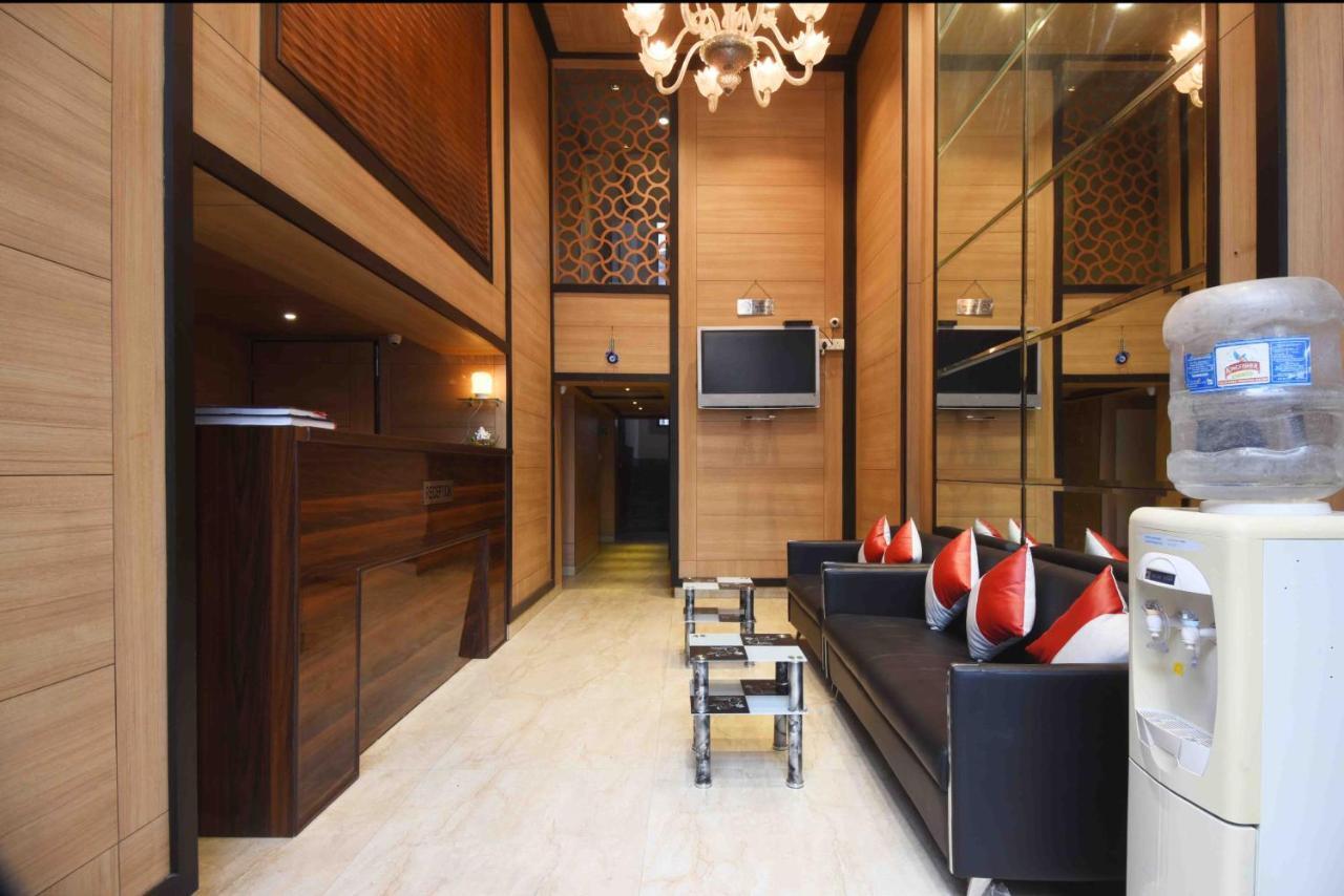 Hotel Royal Grand - Opposite Axis Bank East Patel Nagar New Delhi Extérieur photo